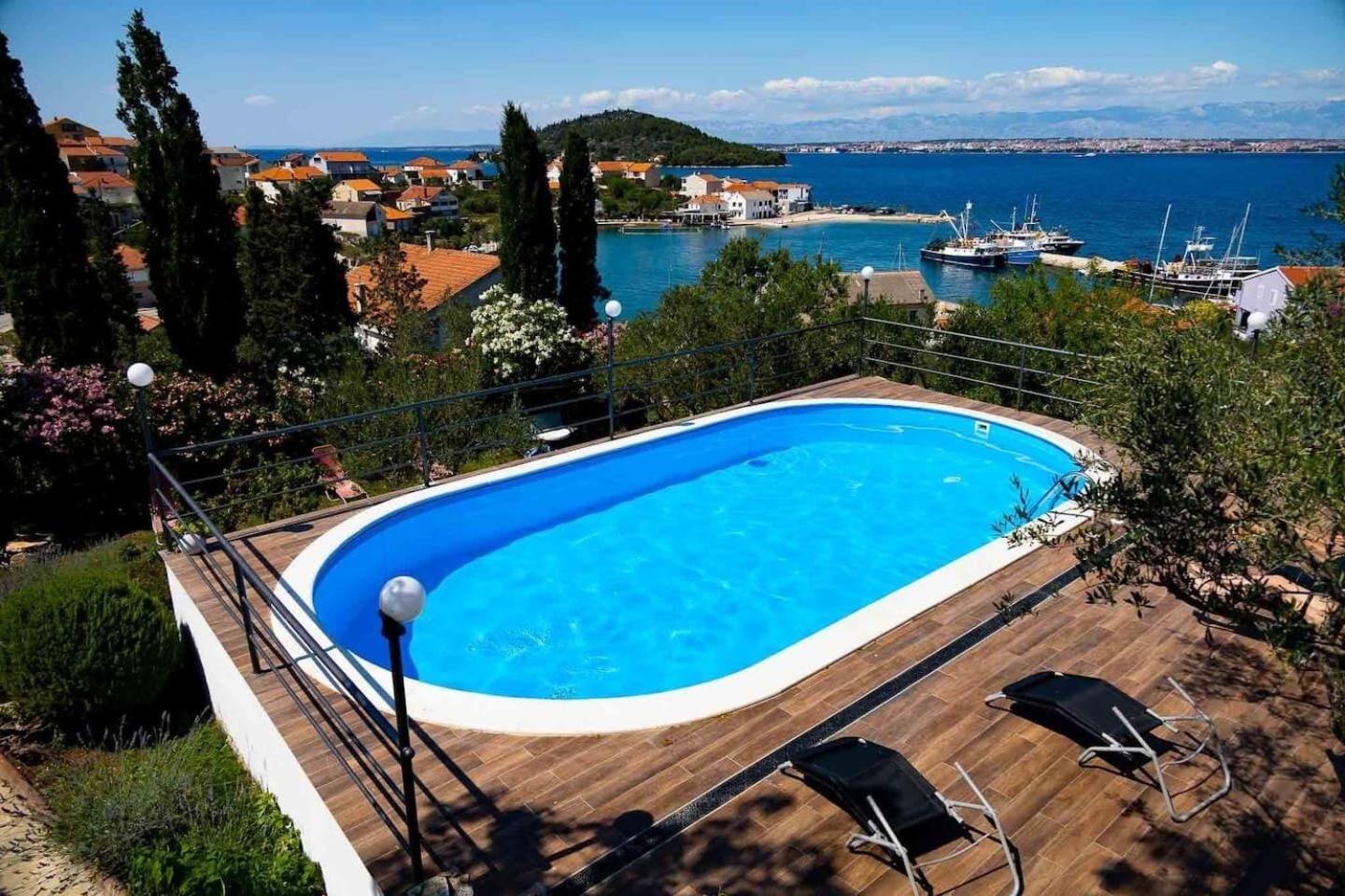 Novis Apartament *